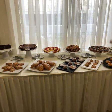 Hotel Hollywood Riccione Eksteriør billede