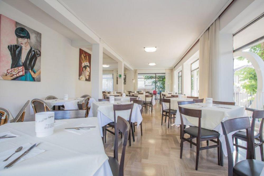 Hotel Hollywood Riccione Eksteriør billede