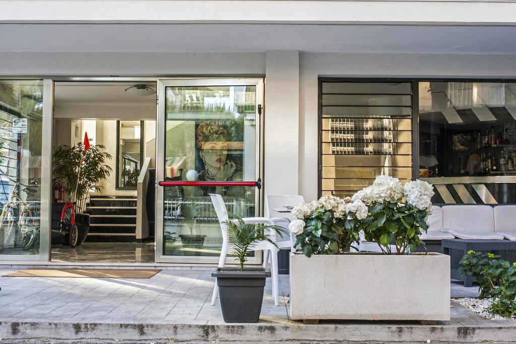 Hotel Hollywood Riccione Eksteriør billede