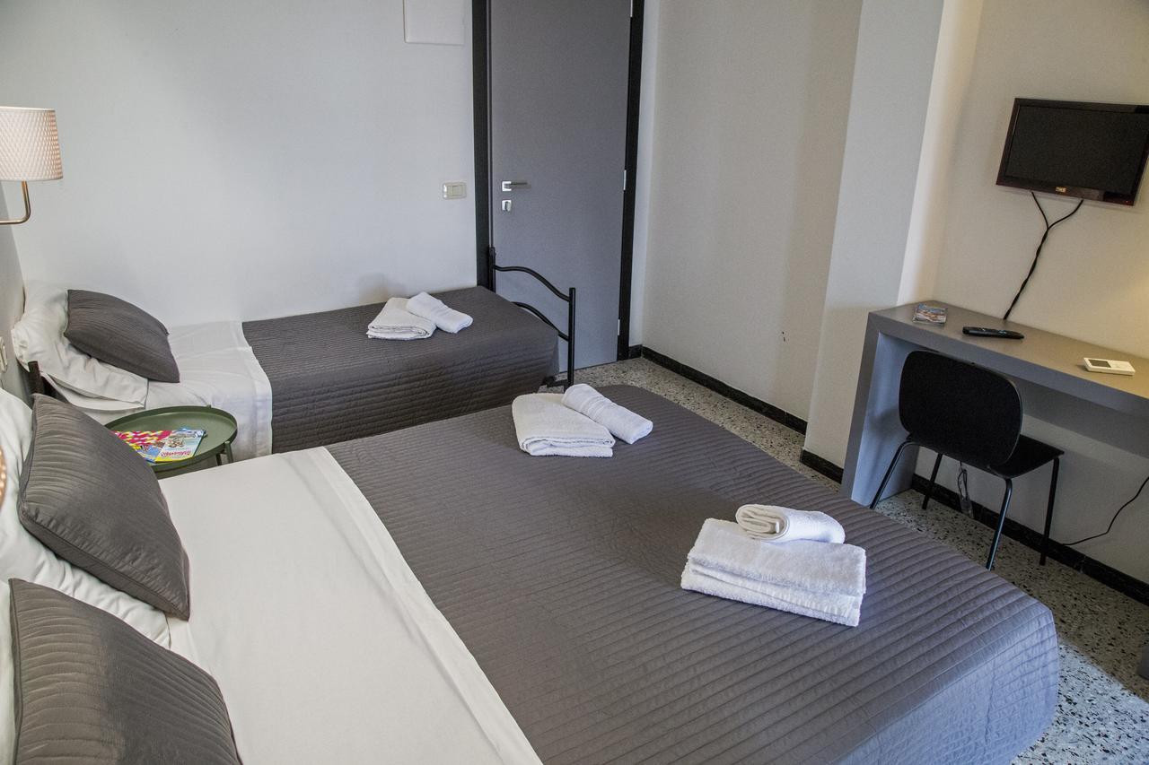 Hotel Hollywood Riccione Eksteriør billede